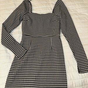 Francesca's Black and White Long Sleeve Mini Dress